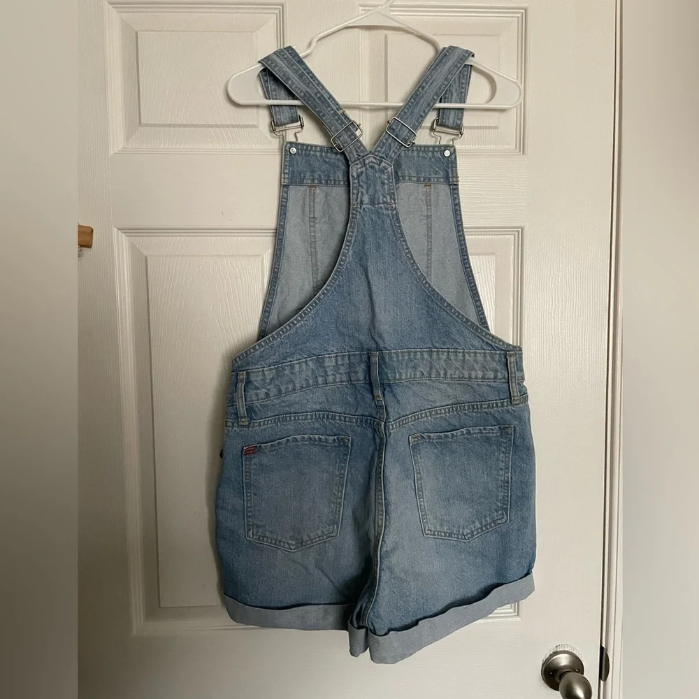 BDG Urban Outfitters Women’s 31 Light Wash Denim Short Overalls